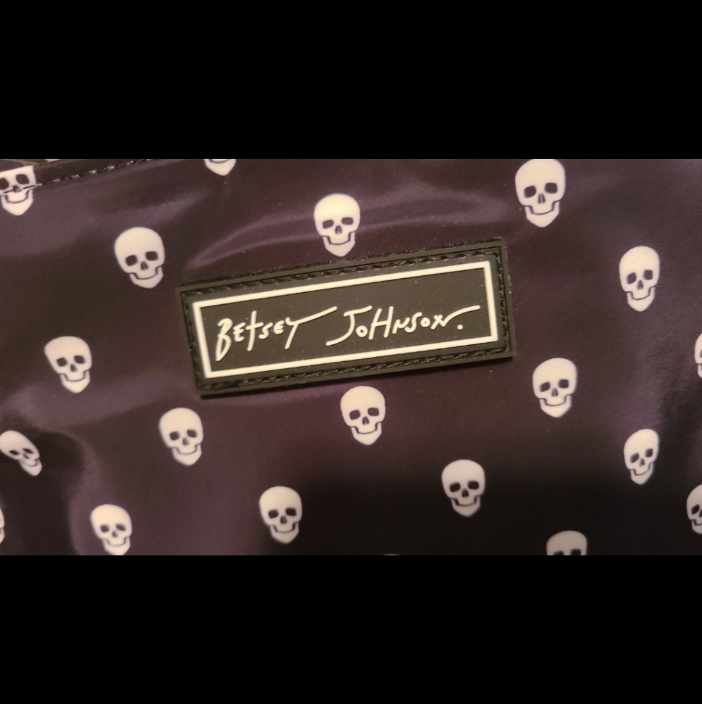 Betsey Johnson Skull insulated lunch tote - Picture 4 of 5